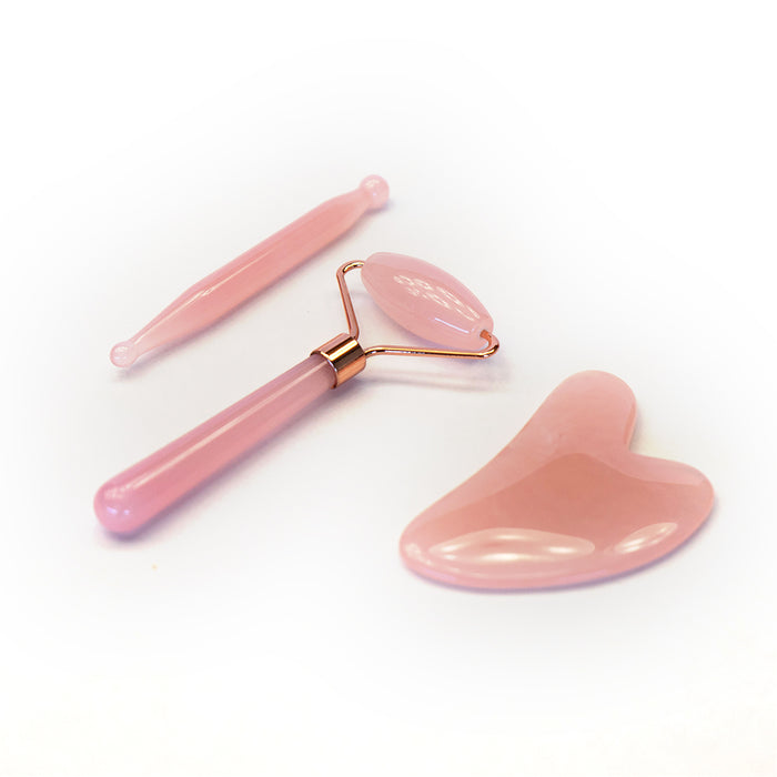 Il Set è composto da: rullo di giada, pietra gua sha e bastoncino per massaggiare il viso.