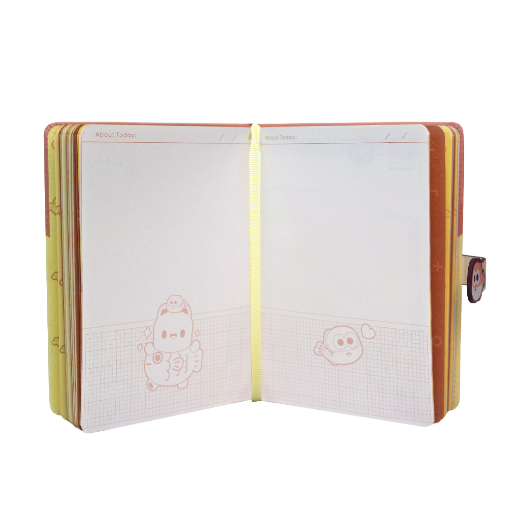 Notebook formato B6 con copertina soft touch e chiusura magnetica. Le pagine all'interno hanno diversi template per organizzare al meglio i contenuti.