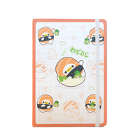 Quaderno con disegno sushi in formato A5 con copertina rigida e chiusura con elastico.