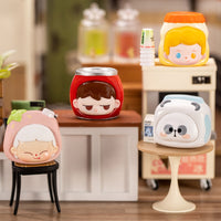 Blind Box della serie Food Shop. La serie è composta dai personaggi Laura, Monboo e Mr Panda versione food.