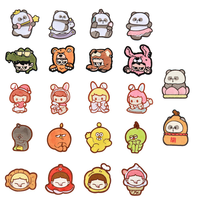 Patch ricamati in versione Blind Box. La collezione completa è composta da 20 personaggi più due rari.