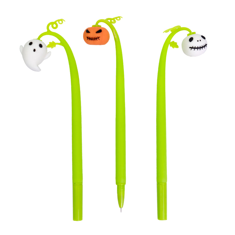 Penna gel con inchiostro nero e tratto fine. La penna ha il  topper in silicone con i personaggi più iconici di Halloween: una zucca, un fantasma, un teschio.