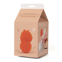 Kit completo per realizzare un grazioso criceto all'uncinetto.