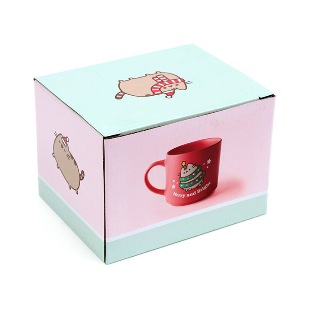 Tazza natalizia in ceramica del Gatto Pusheen.
