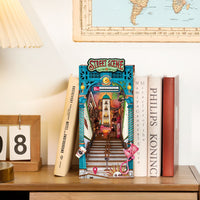 Puzzle in 3d che riproduce in miniatura lo scorcio di una strada con luci