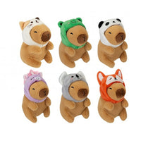 Capibara con cappuccio da animaletto kawaii.