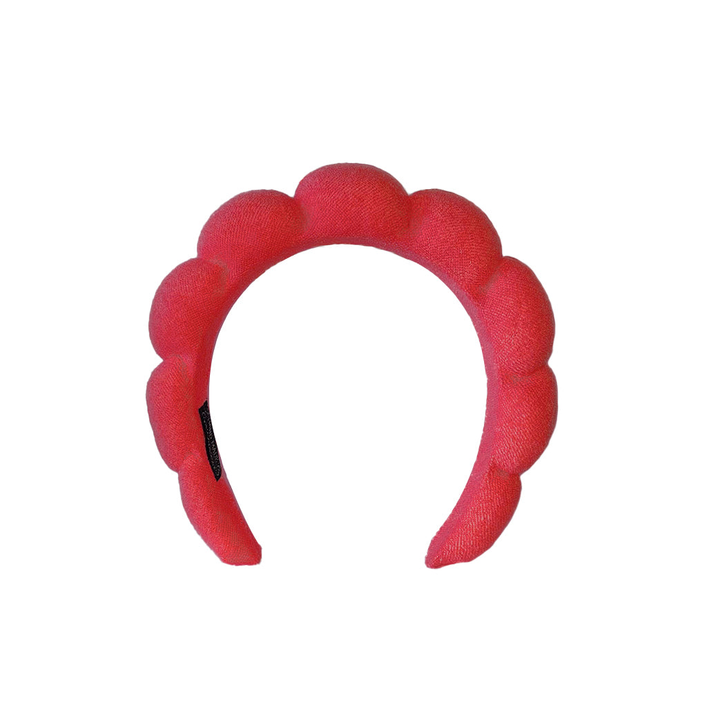 Il cerchietto più iconico del momento per iniziare la tua routine di bellezza. Disponibile in 8 colori diversi.