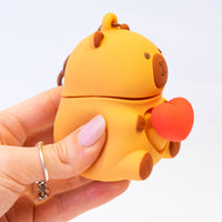 Portachiavi a forma di capibara con cuore