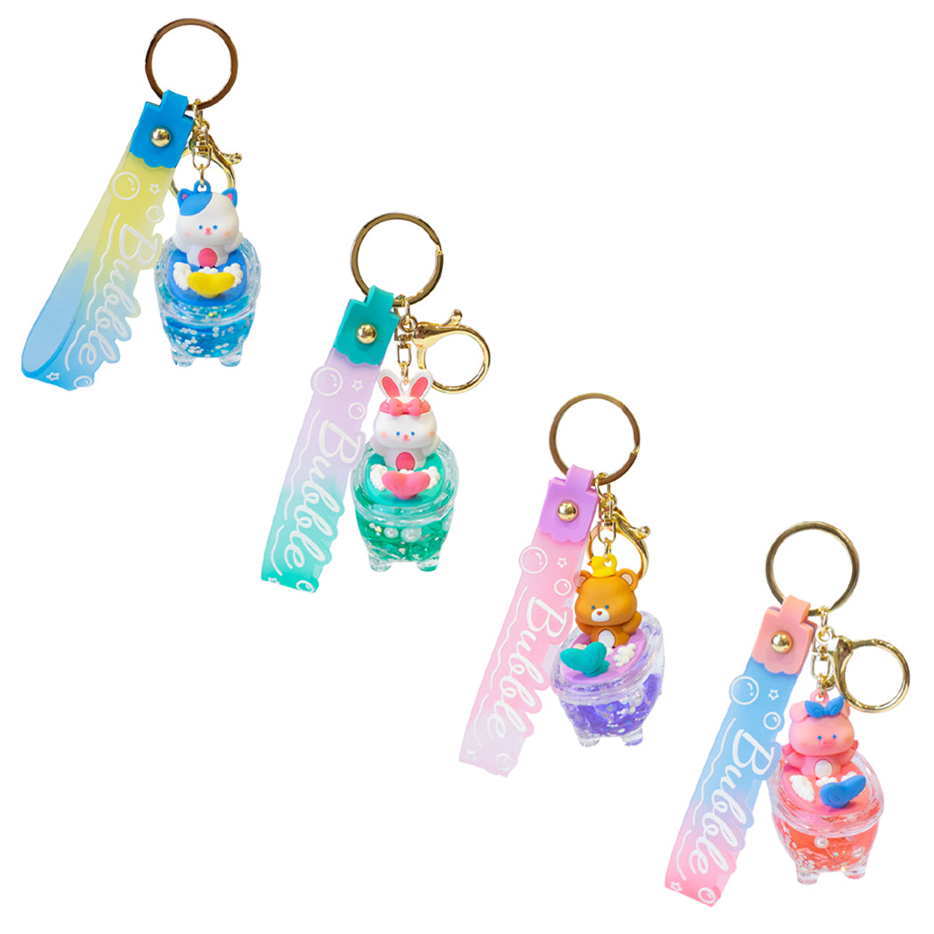 Portachiavi divertente con un tenero animaletto nella vasca da bagno.