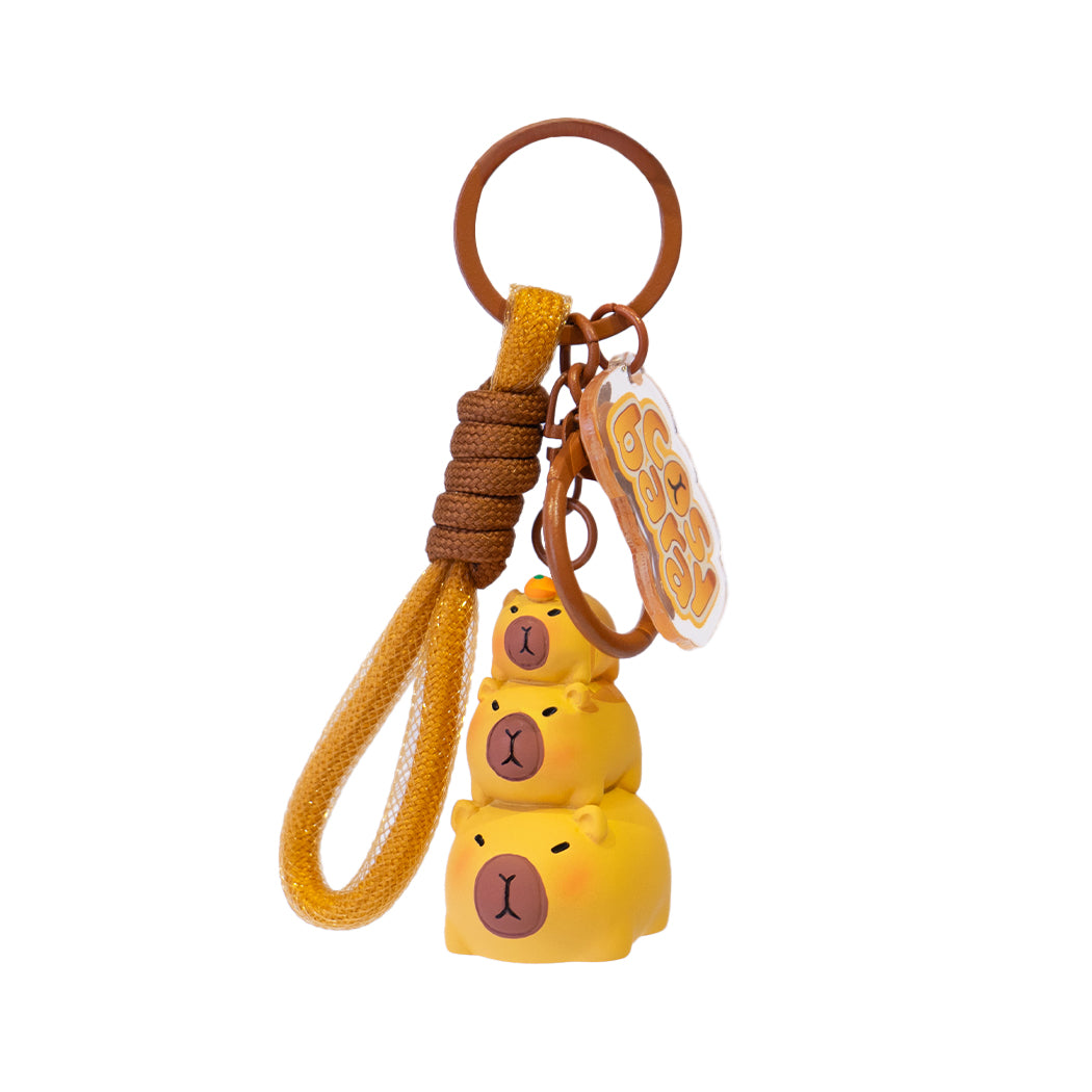 Simpatico portachiavi a forma di capibara.