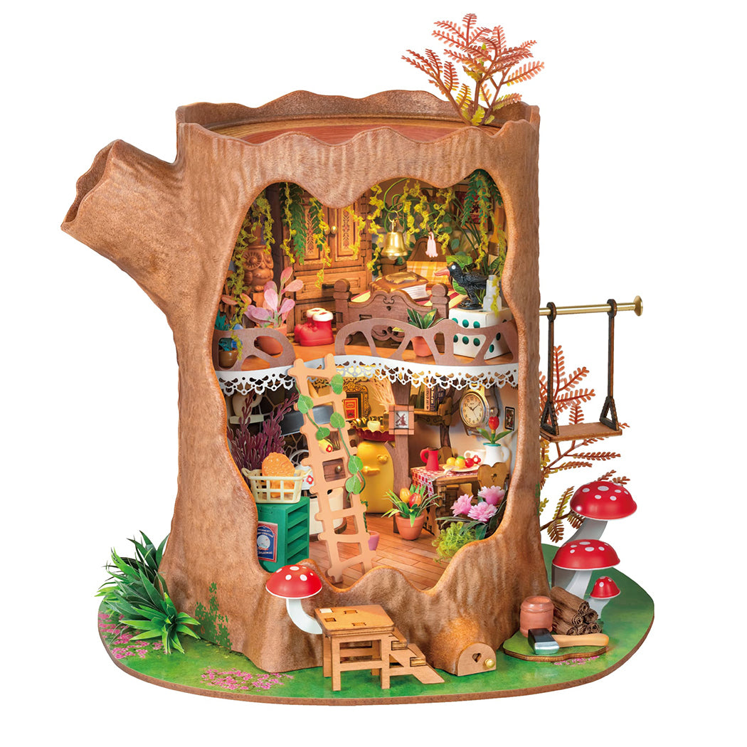 Puzzle in 3d che riproduce in miniatura una casa nell'albero.