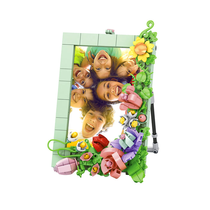 Costruzione a mattoncini per realizzare una simpatica cornice portafoto con i fiori