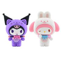 Blind Box di Hello Kitty & Friends versione mini doll. 
Ogni confezione contiene a sorpresa un personaggio della serie.