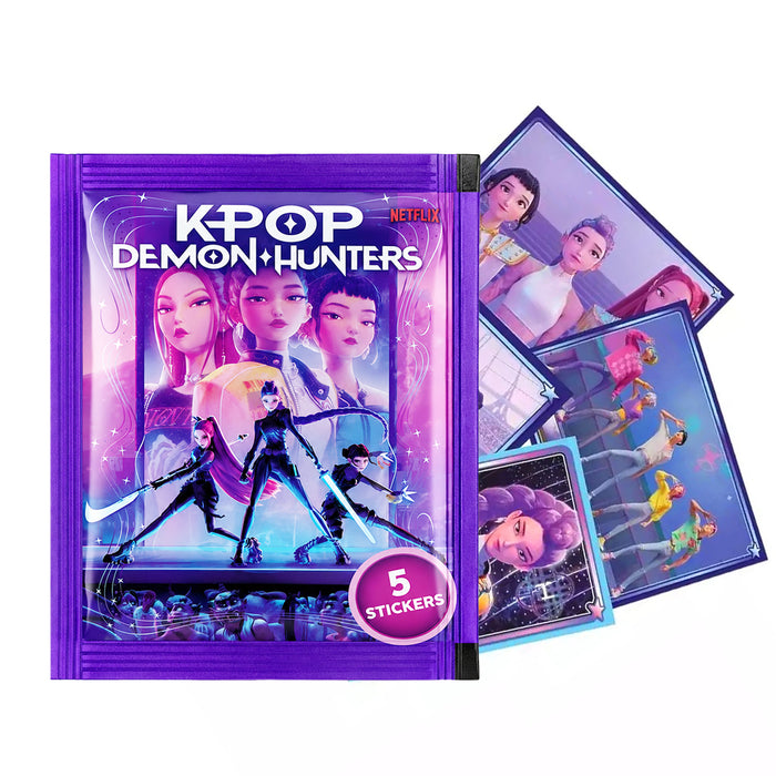 Bustina contenente 5 stickers a sorpresa della collezione Kpop Demon Hunters.