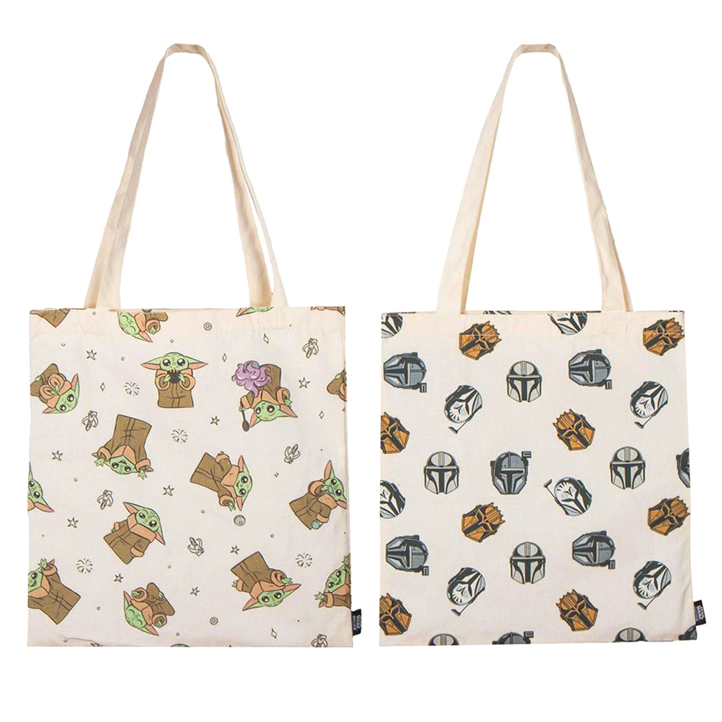 Shopping bag in cotone e polyestere di Star Wars The Mandalorian. La bag è disponibile in due fantasie: con il personaggio Darth Vader e con il personaggio Grogu.