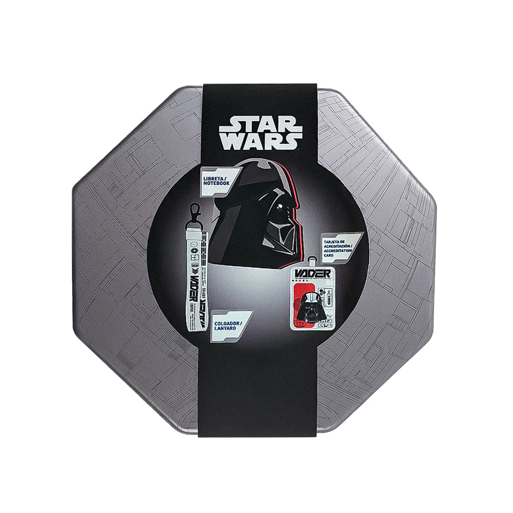Scatola in latta contenente un kit di Star Wars. 
Il kit comprende: notebook, badge, laccetto per badge.