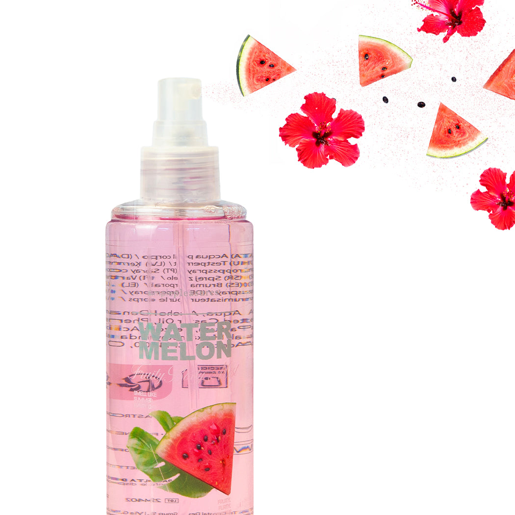 Acqua profumata e rinfrescante per il corpo disponibile in 3 fragranze: ciliegia, cocco, fragola.