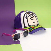 Set di accessori di Toy Story per bambino con occhiali da sole e cappellino.