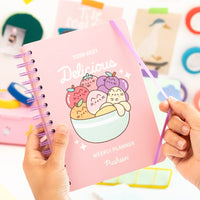 Weeky planner scolastico 26/27 di Pusheen.